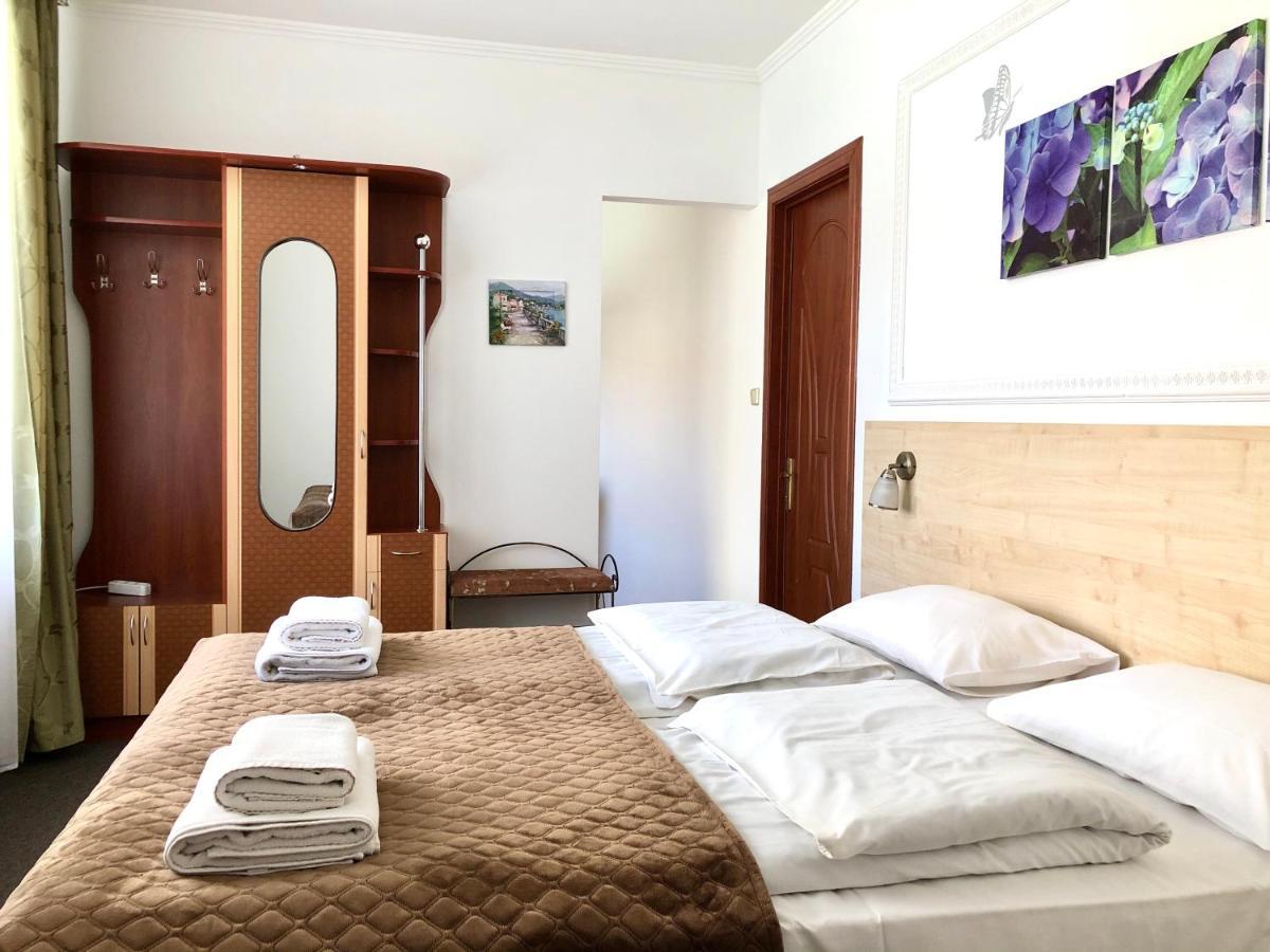 Авіа Apartment Uzhhorod Exterior photo